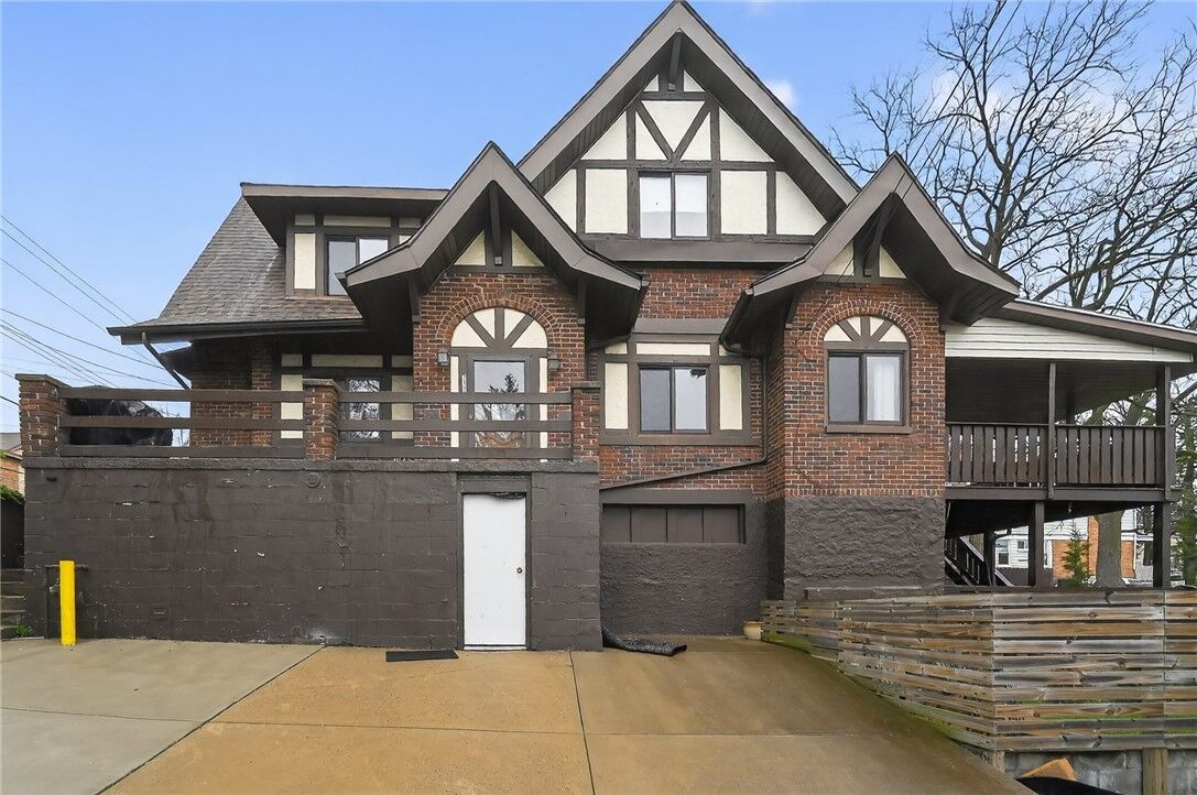 Property Photo:  2900 Churchview Ave  PA 15227 