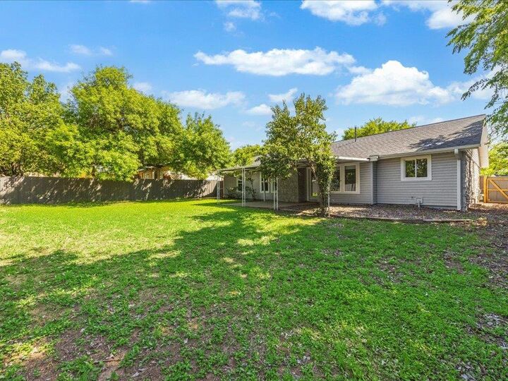 Property Photo: 7302 Meadowood Drive Drive TX 78723