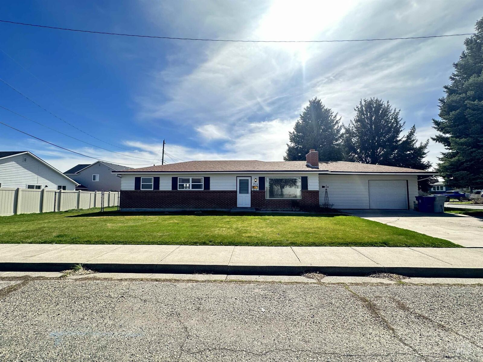 Property Photo: 715 E 19th N ID 83647
