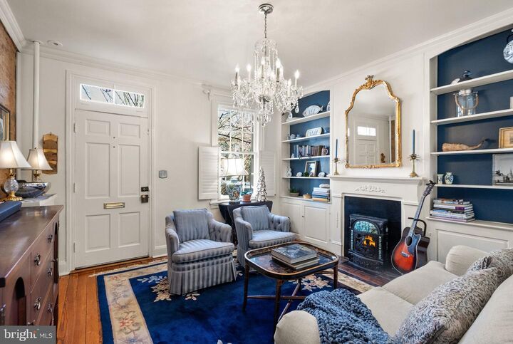 Property Photo:  112 Prince Street  VA 22314 