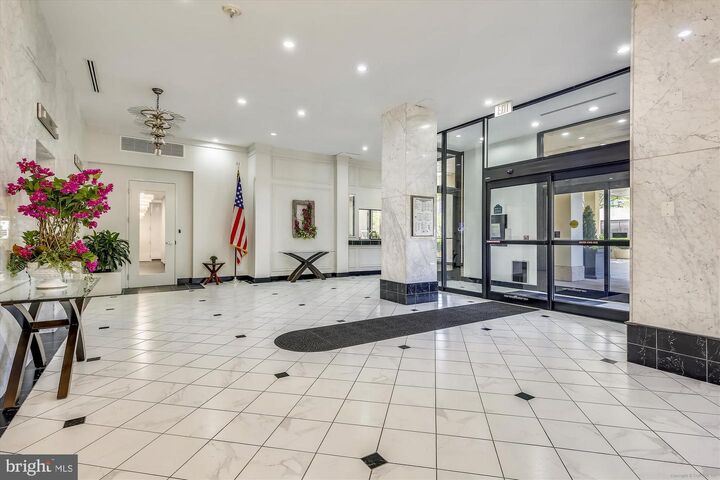 Property Photo: 400 Madison Street 604 VA 22314