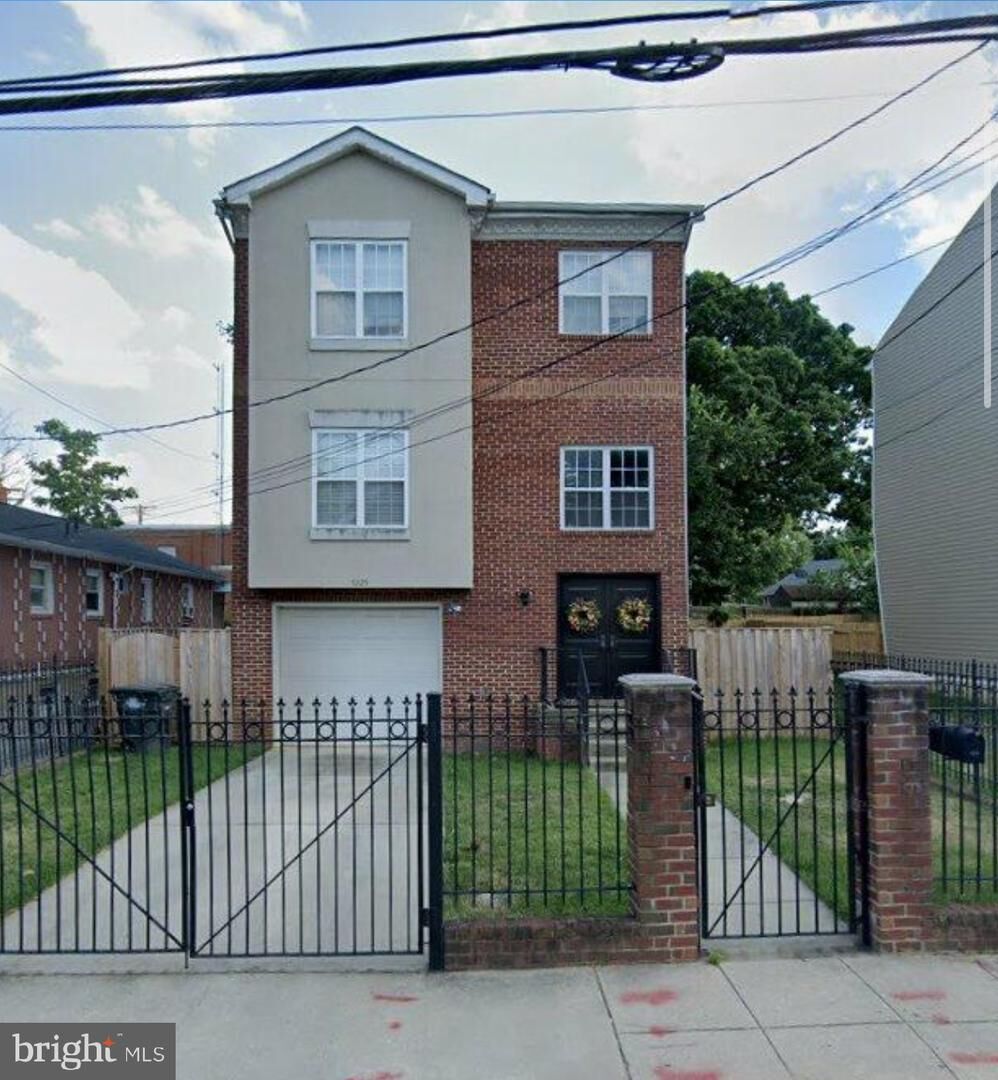 Property Photo:  5225 Bass Place SE  DC 20019 