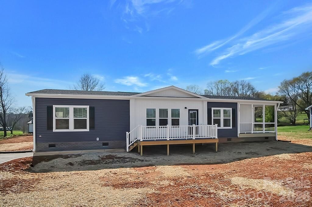 Property Photo:  1423 Chatfield Road  NC 28150 