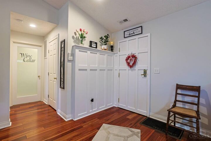 Property Photo:  8033 Pinnacle Point Drive  OH 45069 