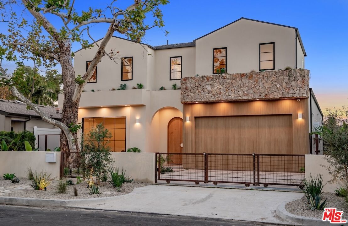 Property Photo:  11746 Blix St  CA 91607 