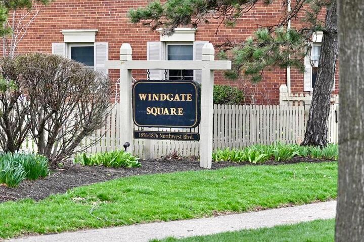 Property Photo: 1876 Northwest Boulevard OH 43212