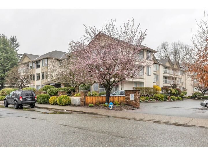 Property Photo:  33401 Mayfair Avenue 312  BC V2S 6Z2 