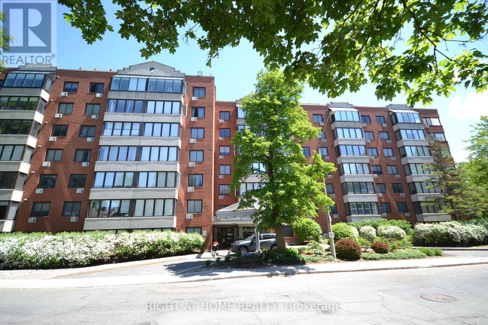 Property Photo: 225 Alvin Road North 309 ON K1K 4H6