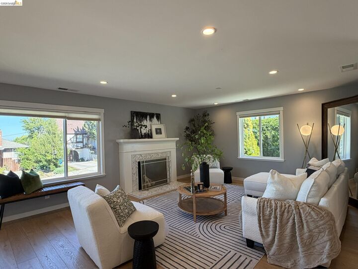 Property Photo:  1424 Sunnyslope Ave  CA 94002 