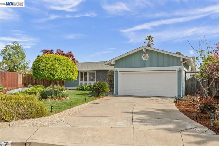 Property Photo: 657 Byrdee Way CA 94549