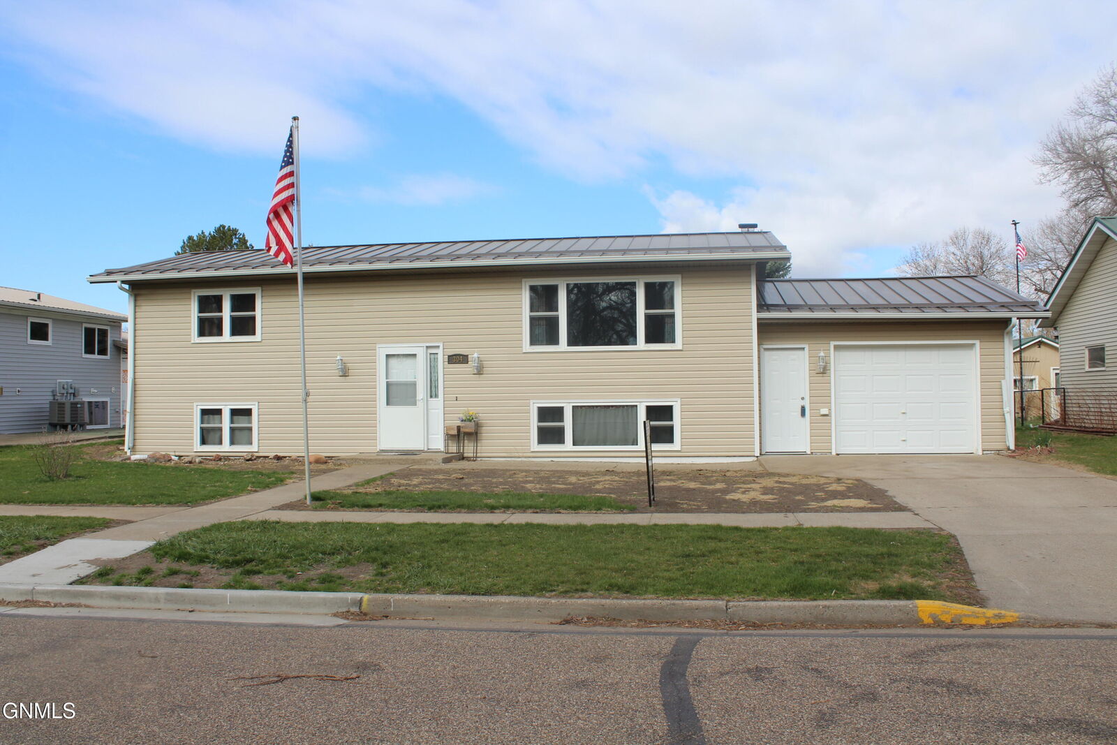 Property Photo:  304 Main Street  ND 58571 