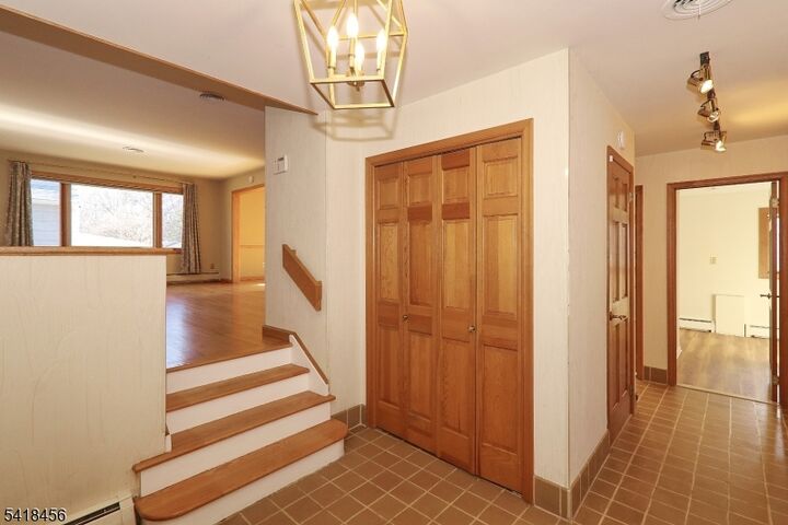 Property Photo:  240 Twin Oaks Ter  NJ 07090 