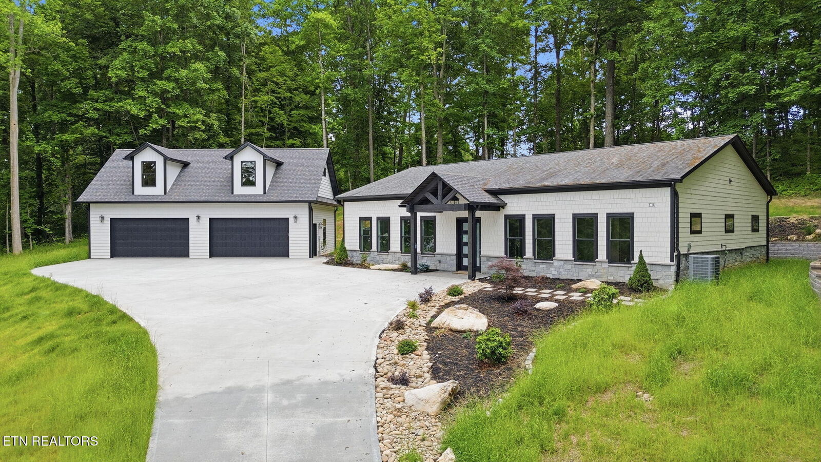 Property Photo: 710 Knight Rd TN 37920