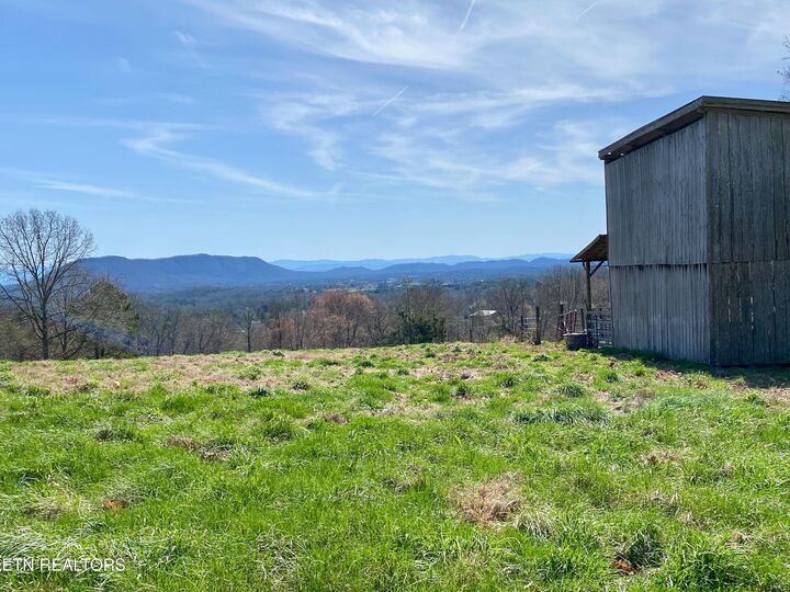 Property Photo: 395 Wolfe Rd TN 37779