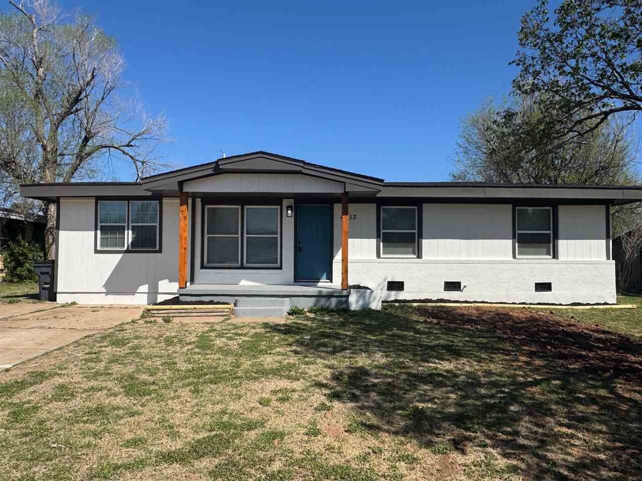 Property Photo:  4313 NW Santa Fe Ave  OK 73505 