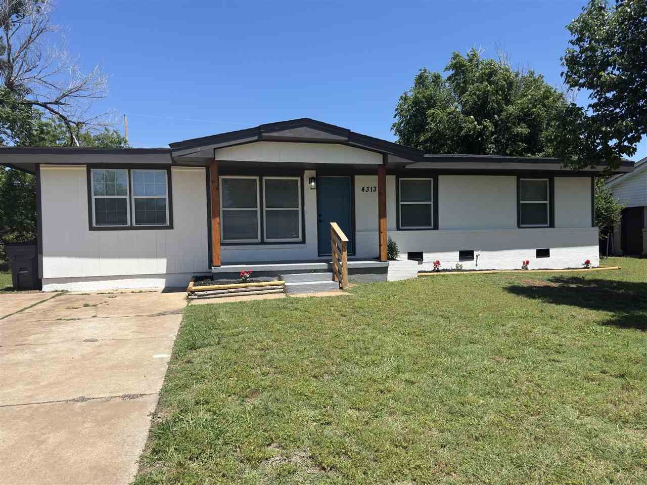 Property Photo:  4313 NW Santa Fe Ave  OK 73505 