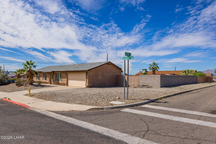 Property Photo: 2325 Havasupai Blvd AZ 86403