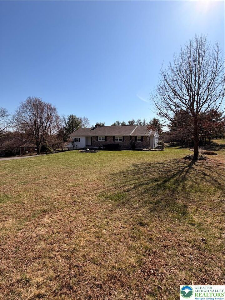 Property Photo:  3686 Hickory Hill Road  PA 18015 
