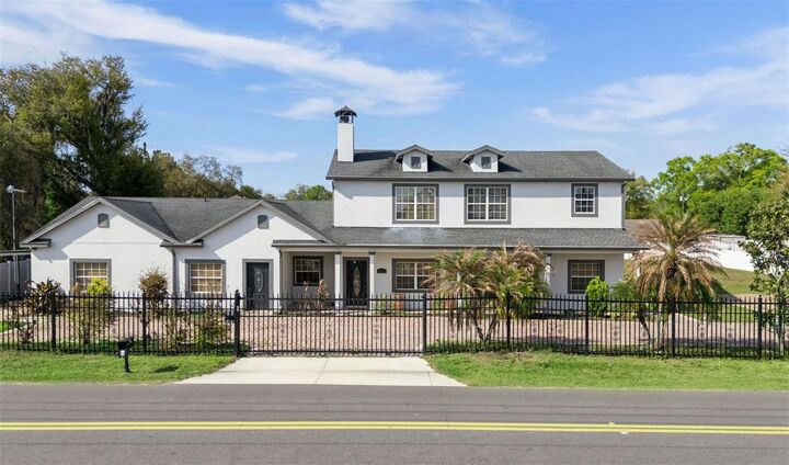 Property Photo: 6053 New Hope Road FL 32824