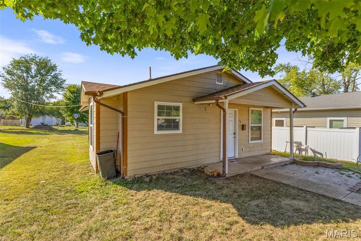 Property Photo: 110 5th Street MO 63601