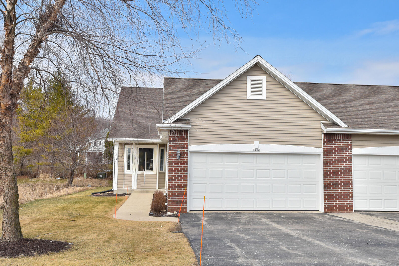Property Photo:  1014 Algoma Dr  WI 53074 