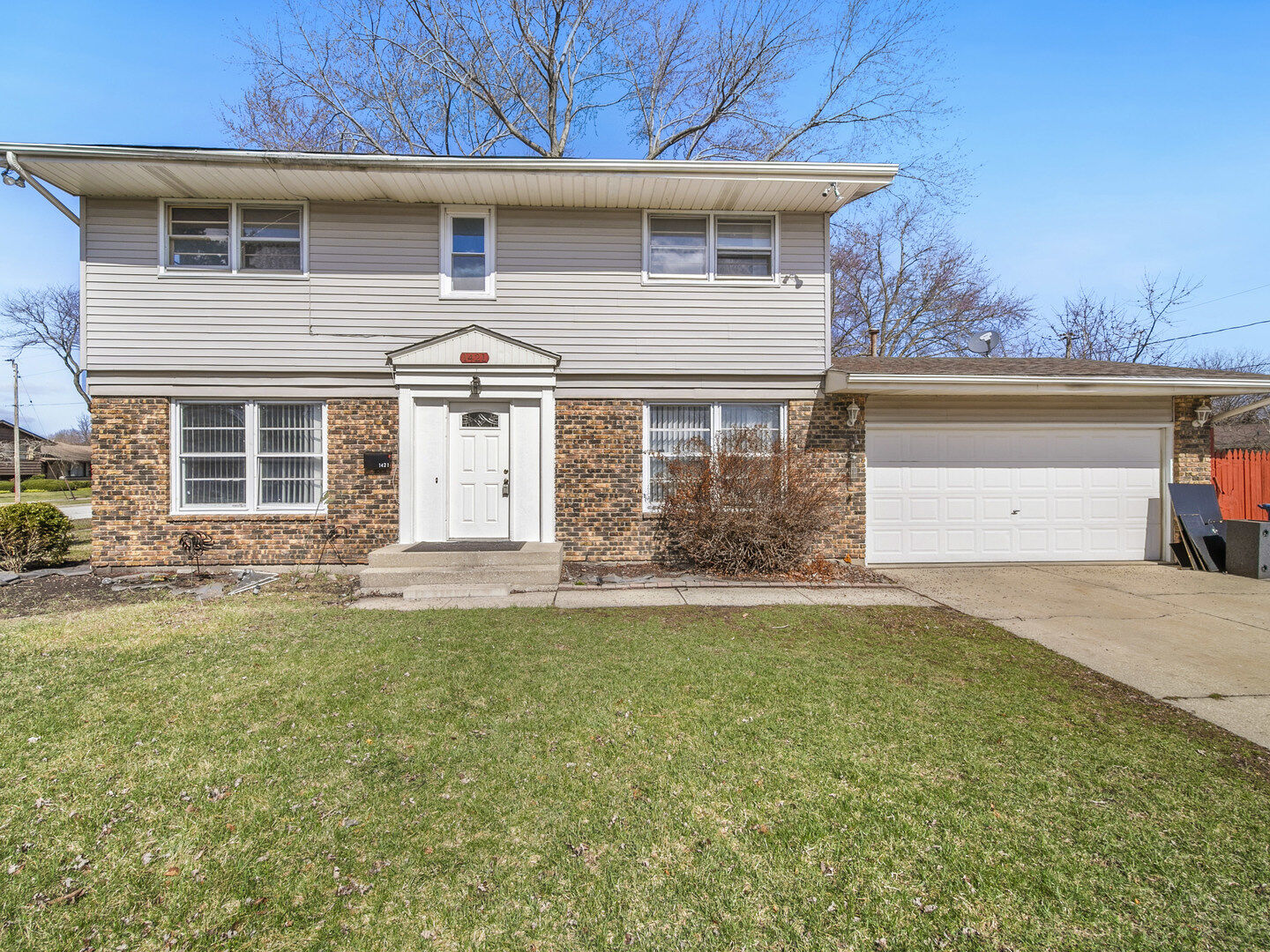 Property Photo:  1421 Heather Drive  IL 60506 