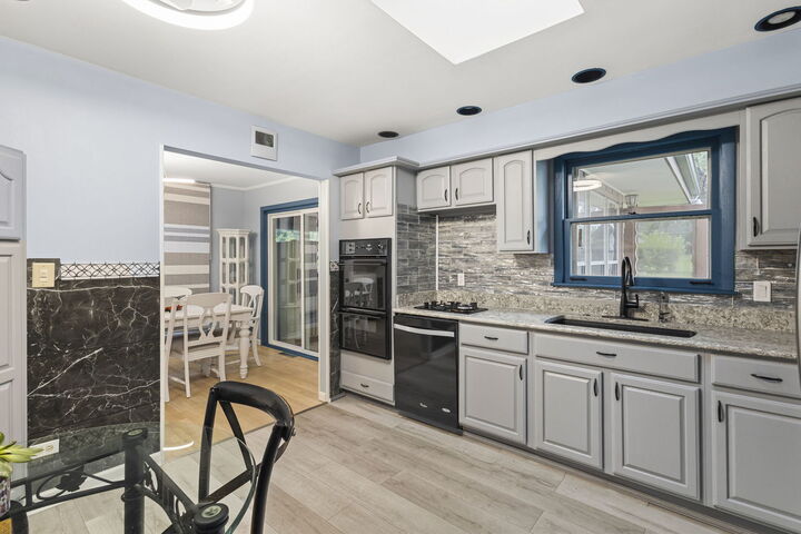 Property Photo:  13064 S 71st Avenue  IL 60463 