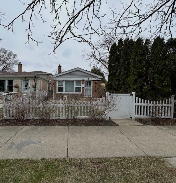 Property Photo:  1822 Brown Avenue  IL 60201 