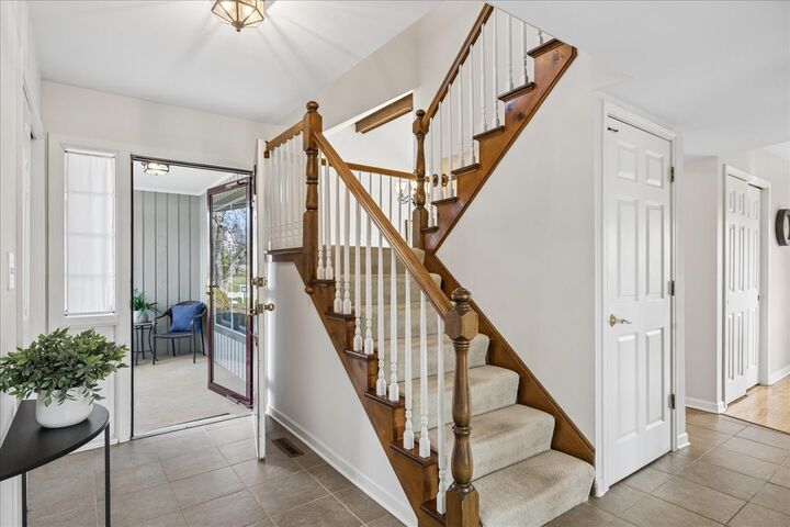 Property Photo:  6136 Hidden Oak Drive  IL 60012 