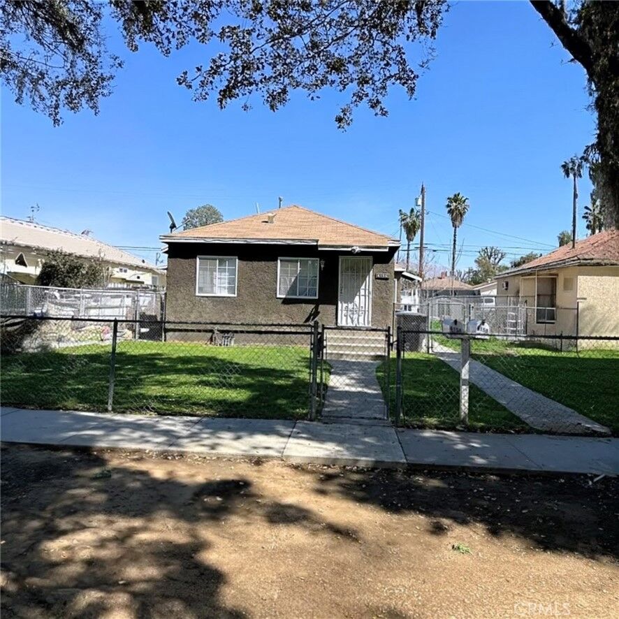 Property Photo: 4156 Dwight CA 92507