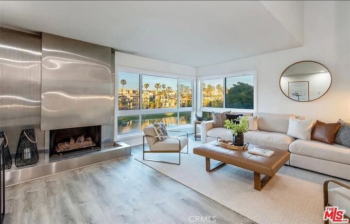 Property Photo: 6400 Pacific 311 CA 90293