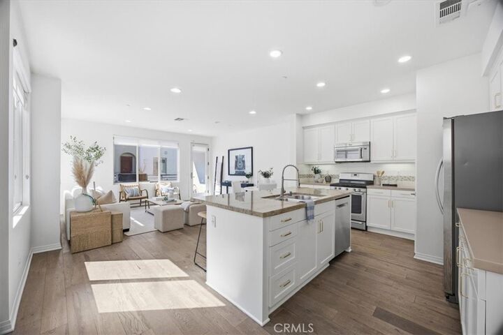 Property Photo:  12921 Union Avenue 107  CA 90250 