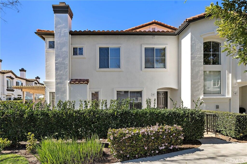Property Photo: 85 Pomelo CA 92688