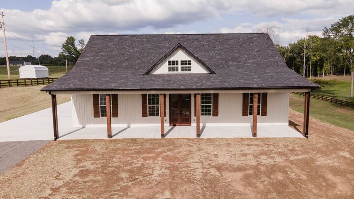 Property Photo:  404 Bethlehem Church Rd  TN 37160 