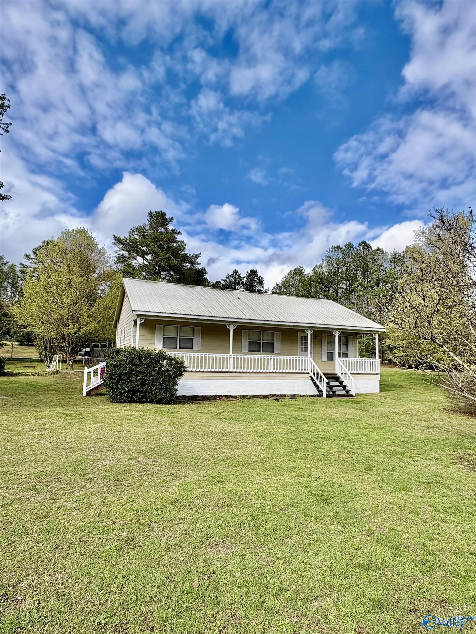 Property Photo: 6305 County Road 77 AL 35973