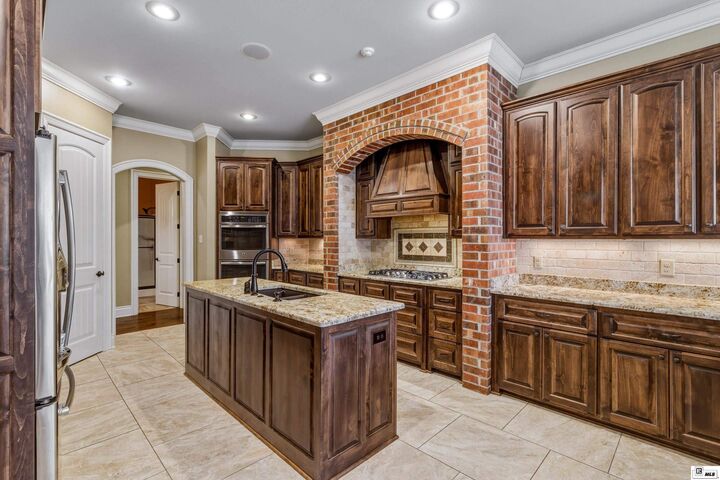 Property Photo:  2210 Llangeler Drive  LA 71270 