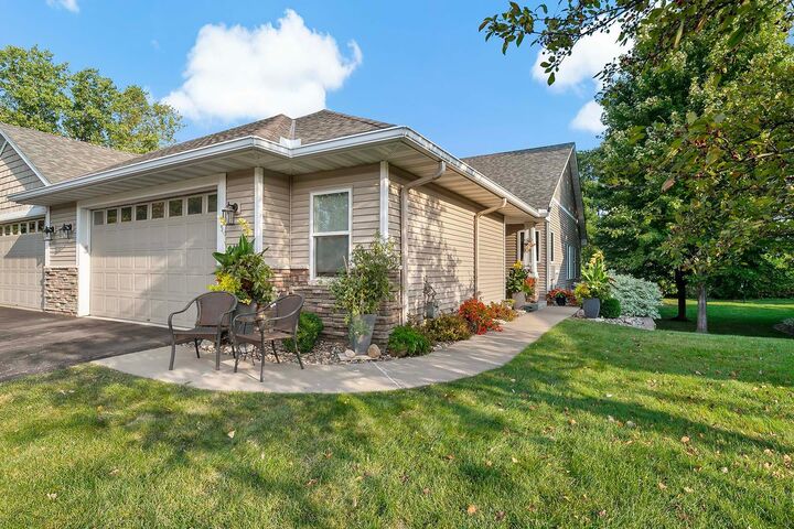 Property Photo: 263 Wentworth Avenue E MN 55118