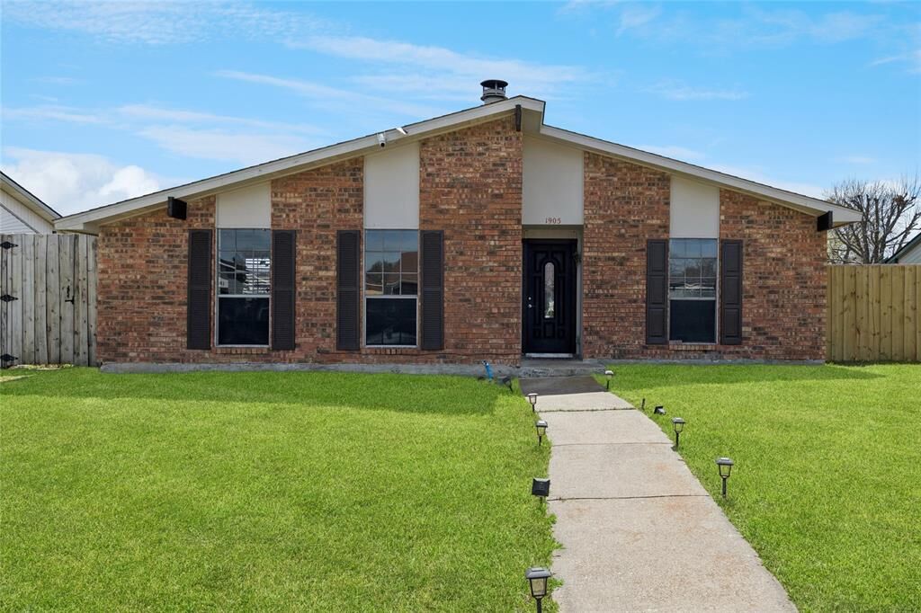 Property Photo:  1905 Montana Trail  TX 75052 