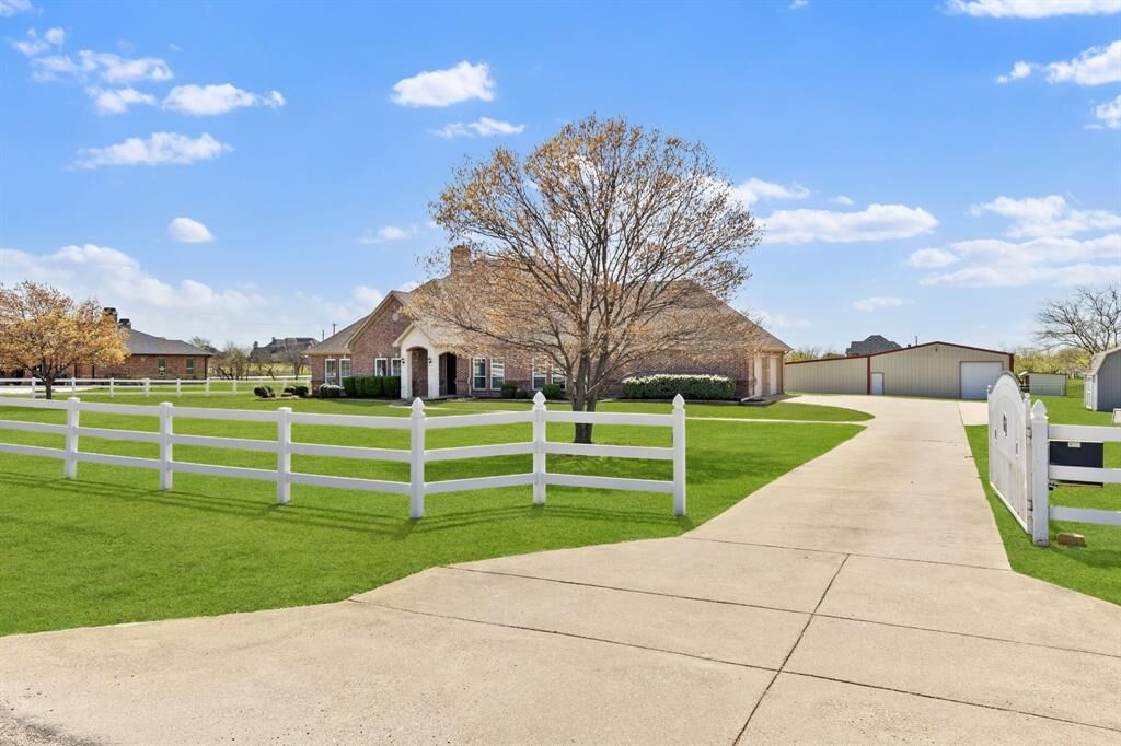 Property Photo:  509 Ridge Country Road  TX 76052 