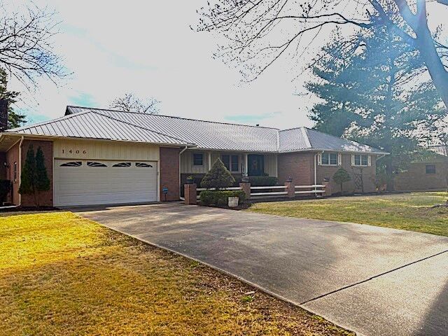 Property Photo:  1406 Brentwood Drive  AR 72601 