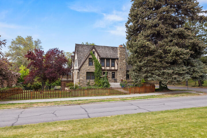 Property Photo:  1540 Pacific Terrace  OR 97601 