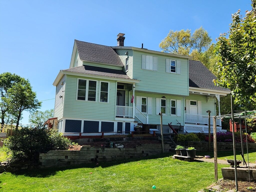 Property Photo:  60 Circuit Ave S,  MA 01603 