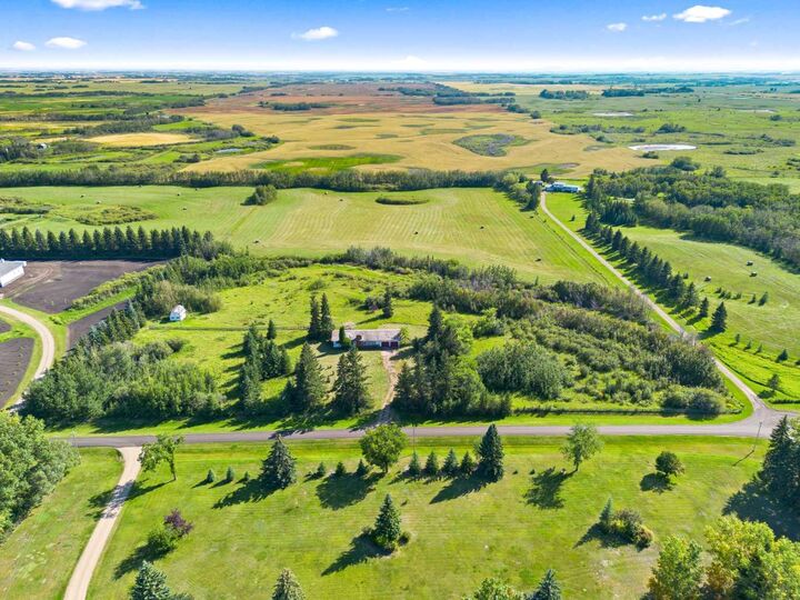 Property Photo: 17 White Fence Road AB T9V 3A8