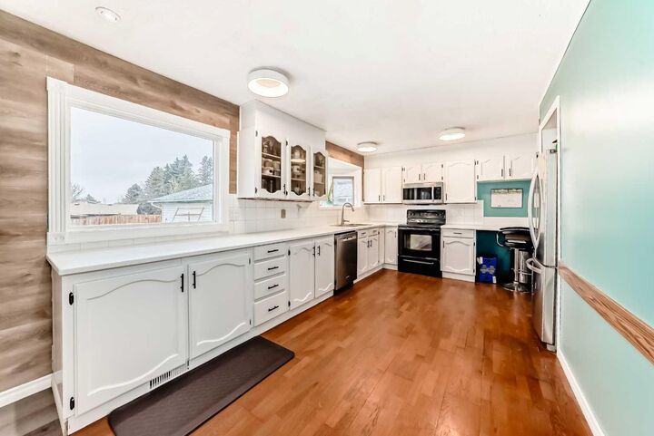 Property Photo:  315 Barrett Drive  AB T4R 1J1 