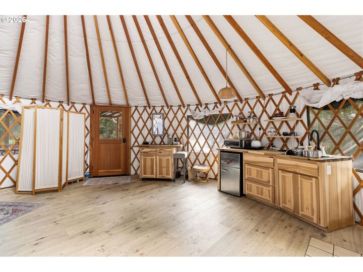 Property Photo:  1375 Pleasant View Dr  OR 97424 