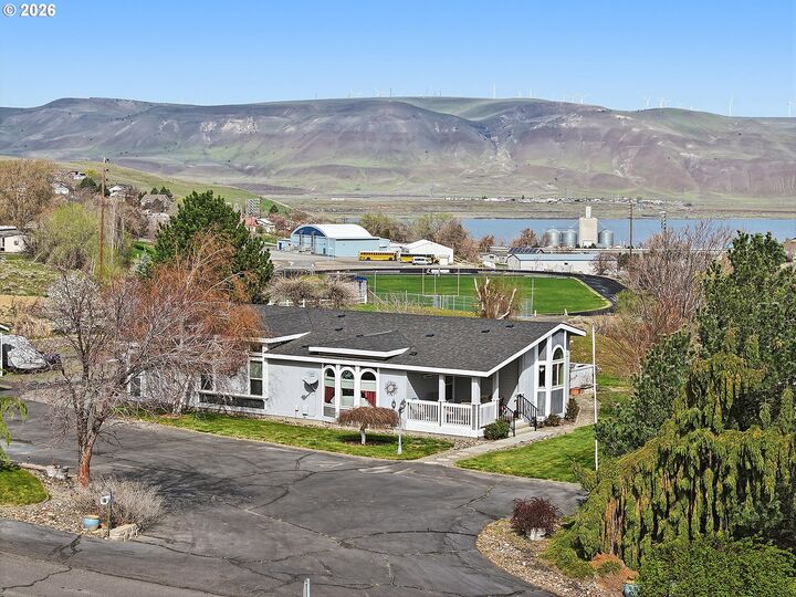 Property Photo:  1105 Columbia View Dr  OR 97812 