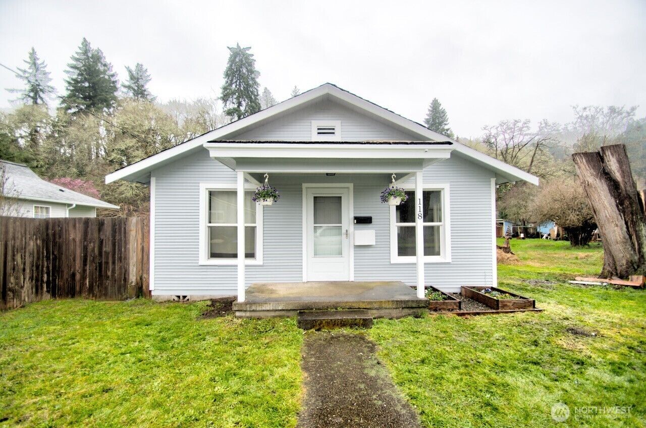 Property Photo:  118 N Buckner Street  WA 98531 