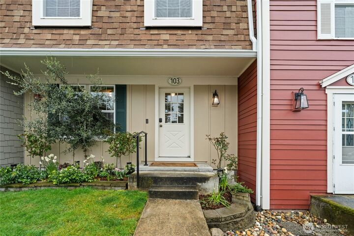 Property Photo: 27030 47th Avenue S 103 WA 98032