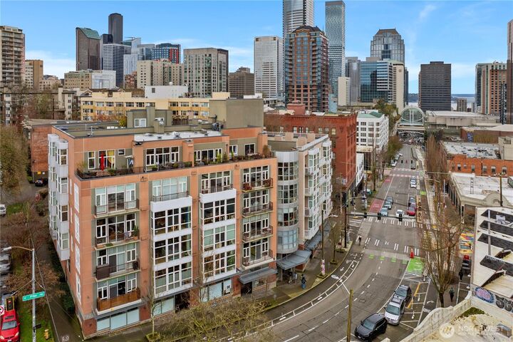 Property Photo: 303 E Pike Street 503 WA 98122