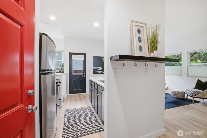 Property Photo: 4530 Meridian Avenue N S-2 WA 98103